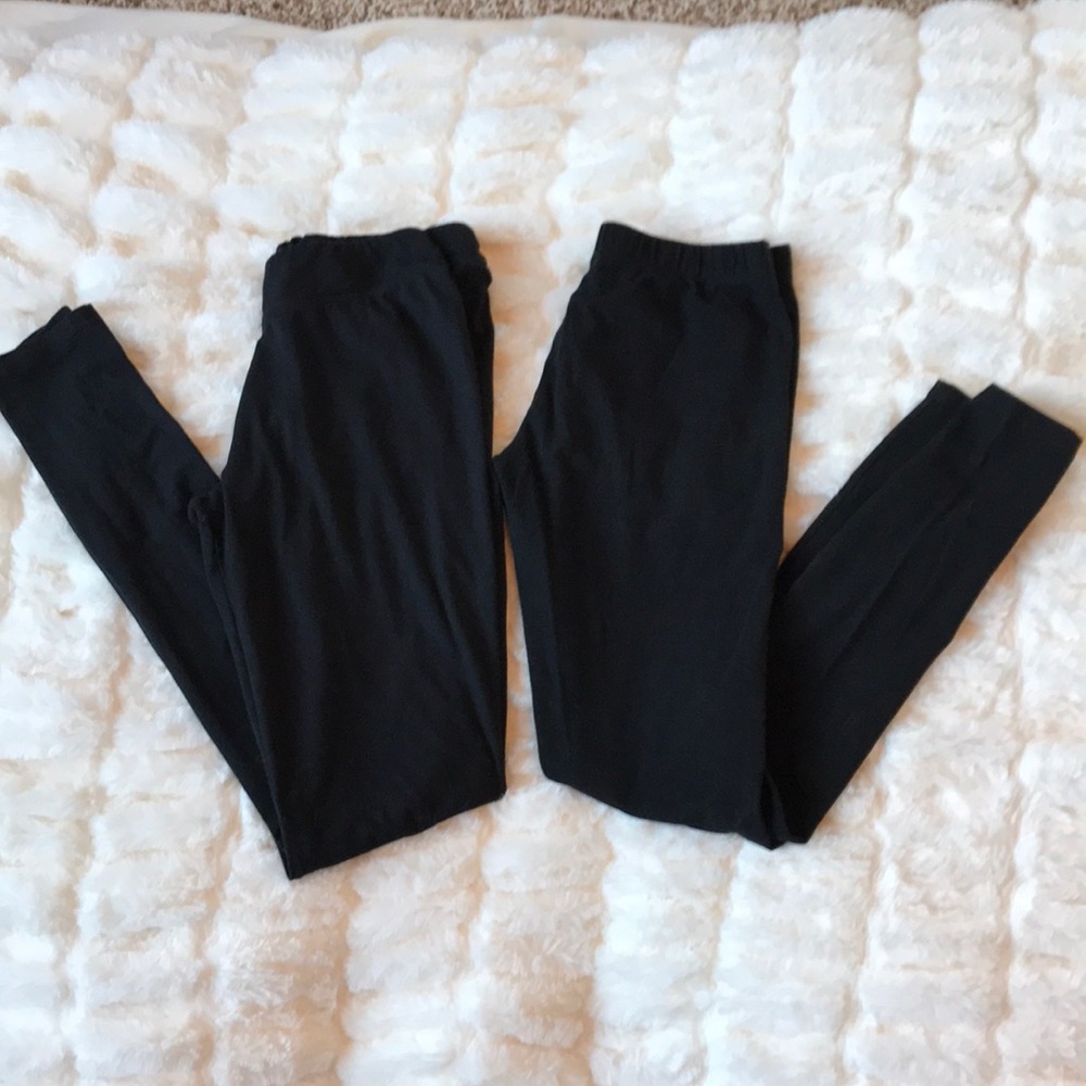 Black leggings
